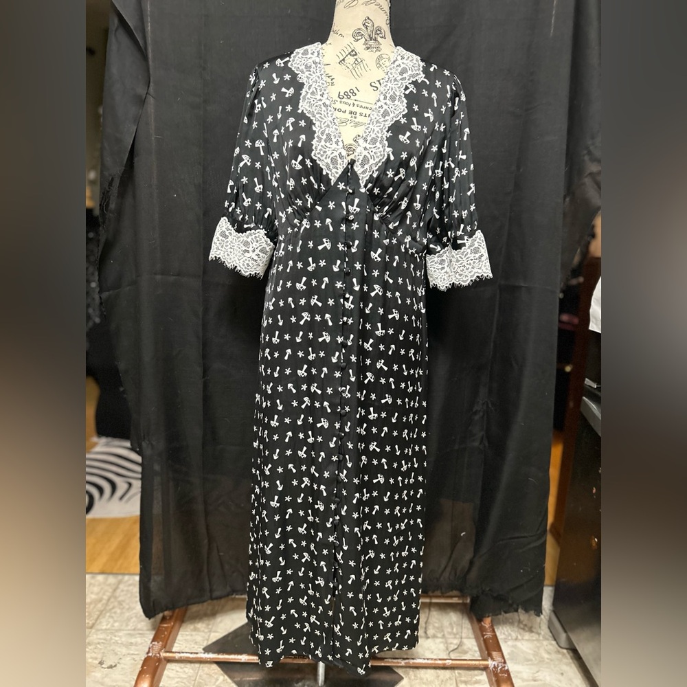 ModCloth Mushroom Print Lace-Trim Maxi Dress